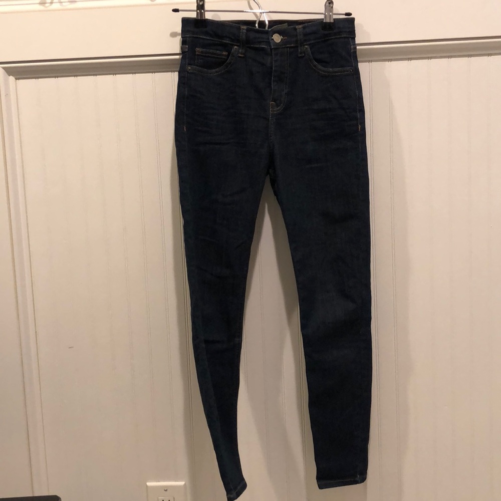 High wasted blue jeans